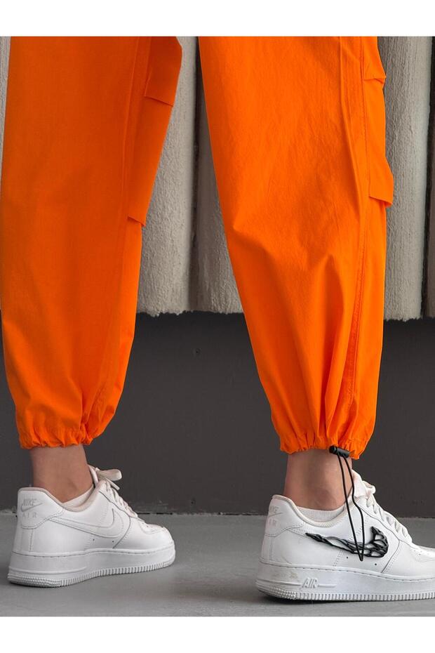 Parachute Pants with Knee Pleats - 7