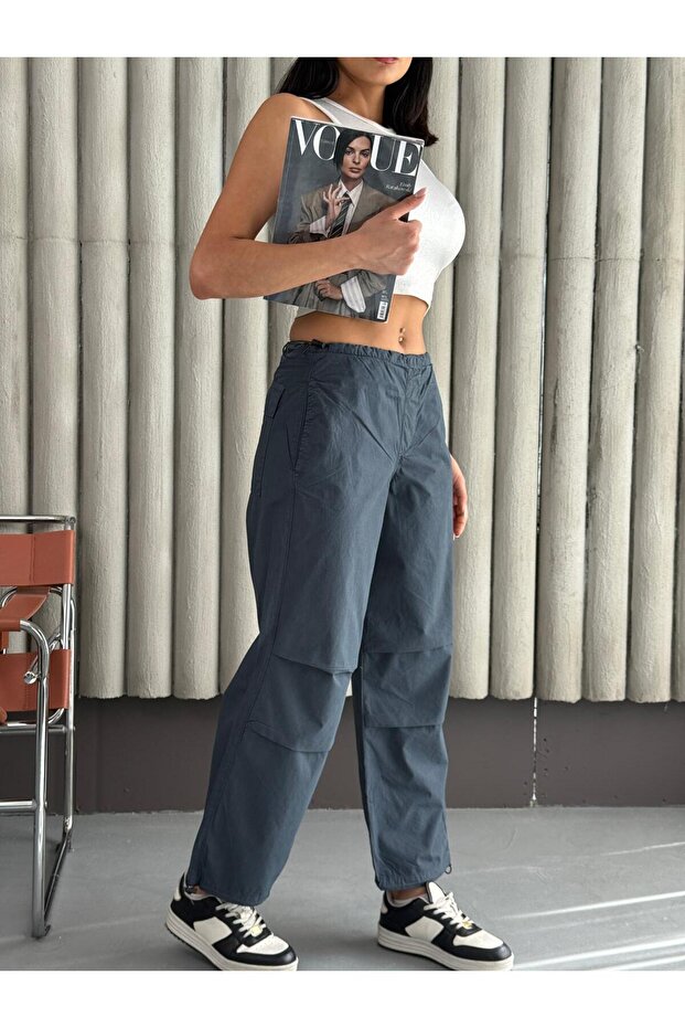 بنطال باراشوت بتفاصيل طيات في الركبتين - 6