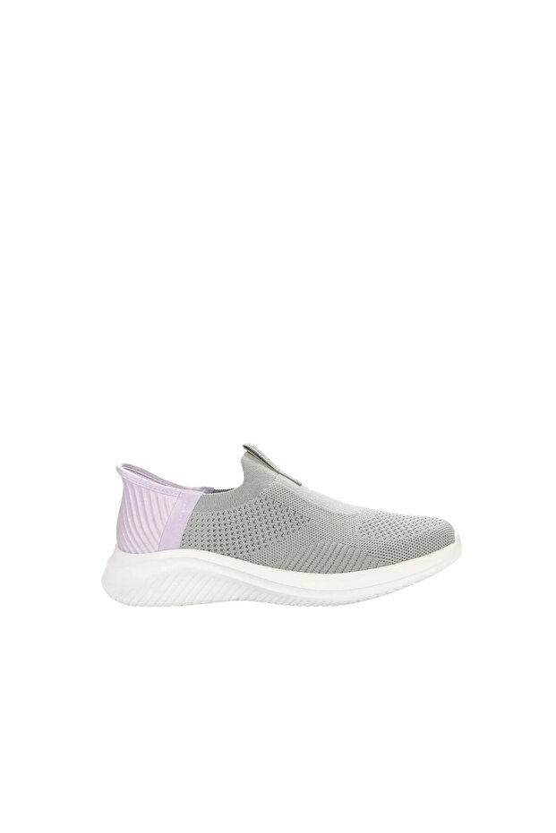 Women's Sports Shoes
