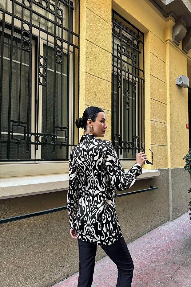 قميص أسود من الساتان منقوش - 5