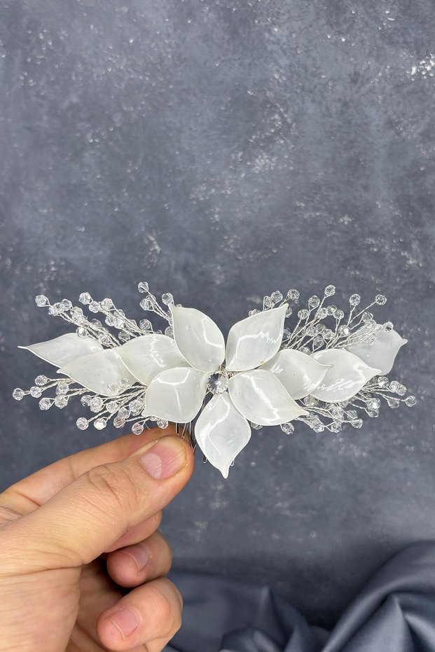 White Pearlescent Essence Scalloped Bridal Hair Accessory