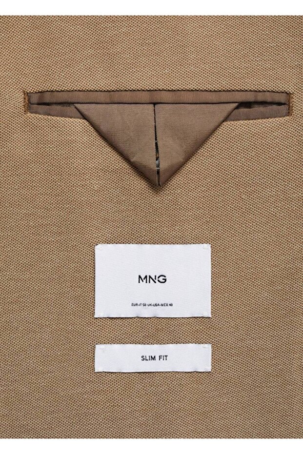 Schmal geschnittene Mini-Webblazerjacke - 8