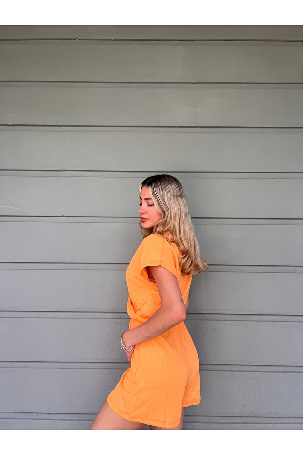 Turuncu şortlu tulum - 1