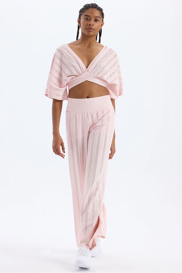 Jakarlı Delik Desenli Şortlu Pantolon Soft Pudra - 3