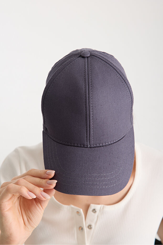 قبعة بيسبول نسائية رمادية أساسية قابلة للتعديل مع شريط فيلكرو في الخلف - 5