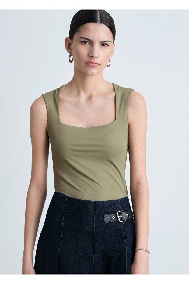 Kare yaka askılı bluz - 1