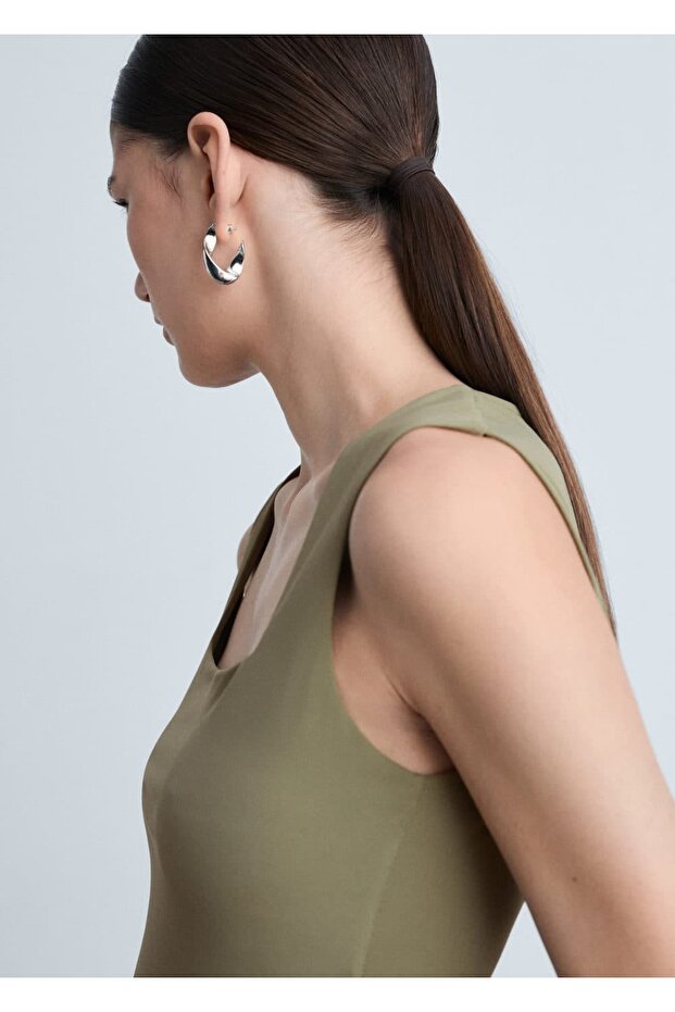 Kare yaka askılı bluz - 6