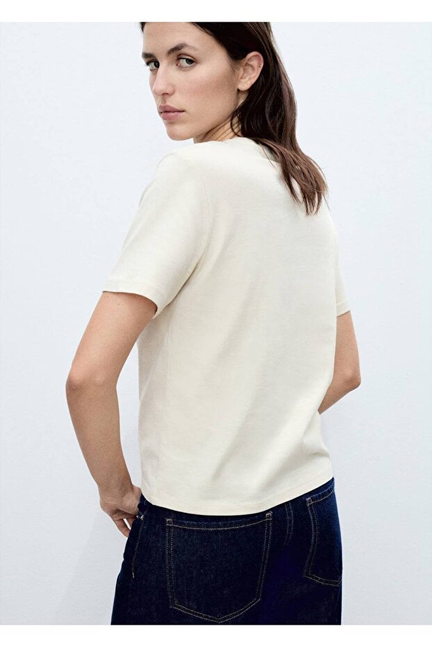 Tığ işi nakışlı tişört - 4