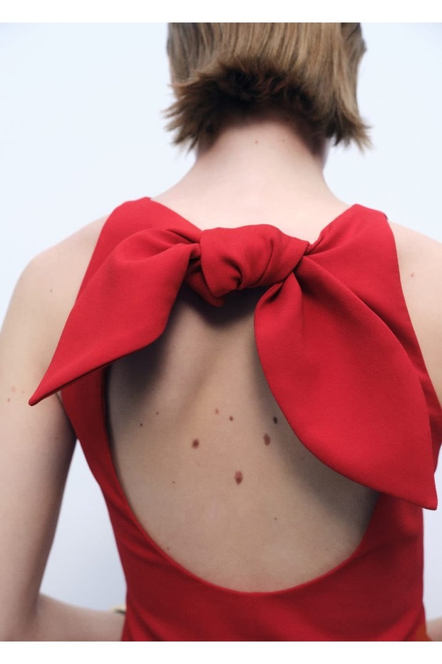 Kurze Bluse mit Rückenbindung - 7