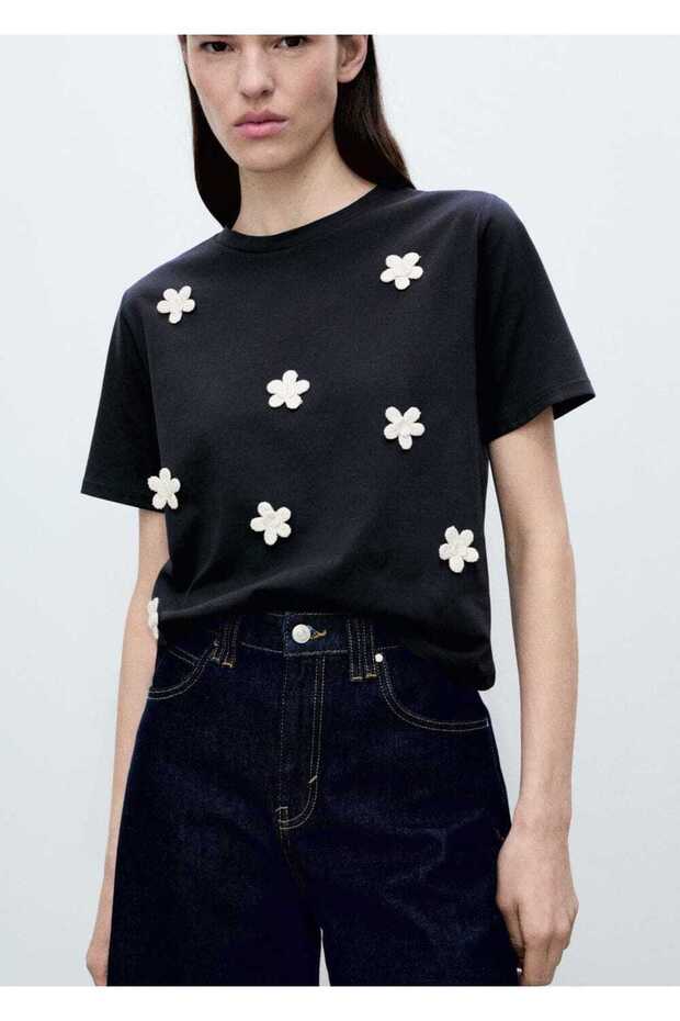 Floral Appliqued Short Sleeve T-Shirt