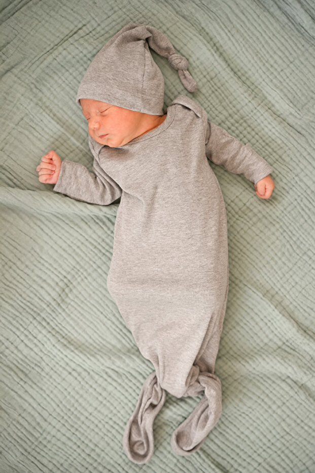 Ribbed and Bottom Tie Baby Bodysuit and Beanie Set 100% Cotton - Easy Bottom Opening Design