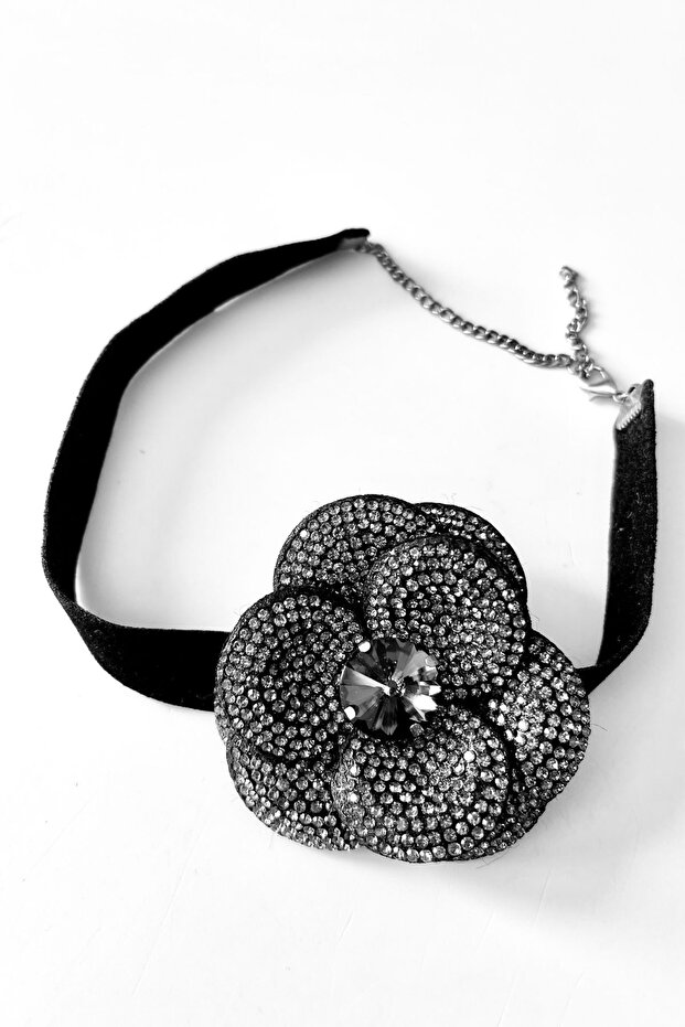 Stone Shiny Motif Collar Necklace