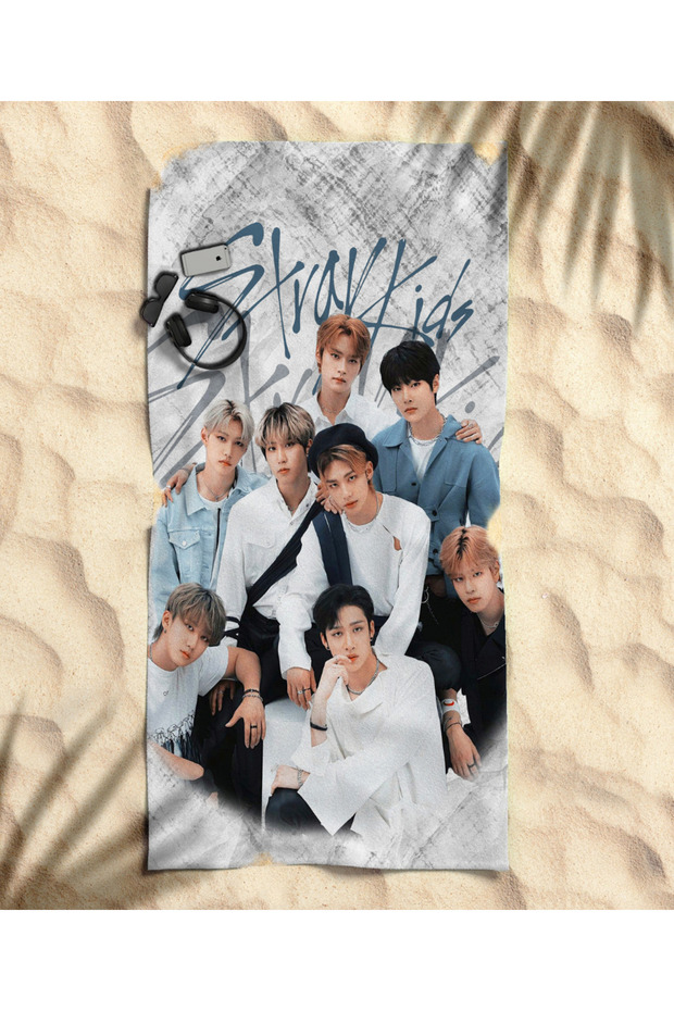 منشفة الشاطئ ذات الطابع الخاص من Stray Kids