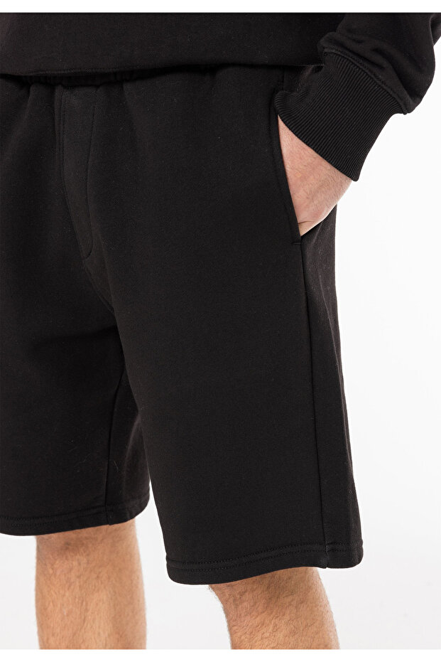 Siyah Arka Cepli Şort - 3