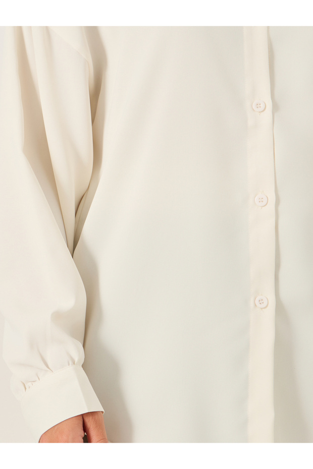 قميص بقصّة عادية وياقة واسعة سادة - 4