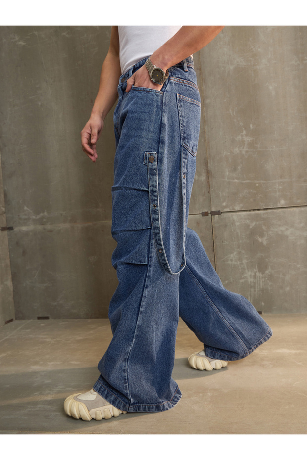 Washed Knee Pleated Wide Leg Jeans