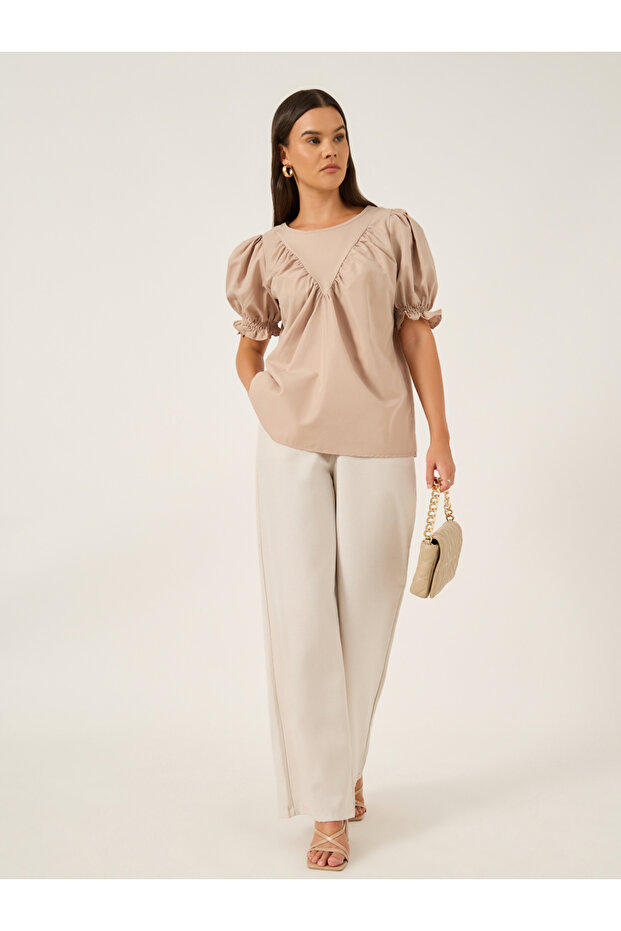 بلوزة سادة بأكمام منفوخة وأساور مطرزة - 2