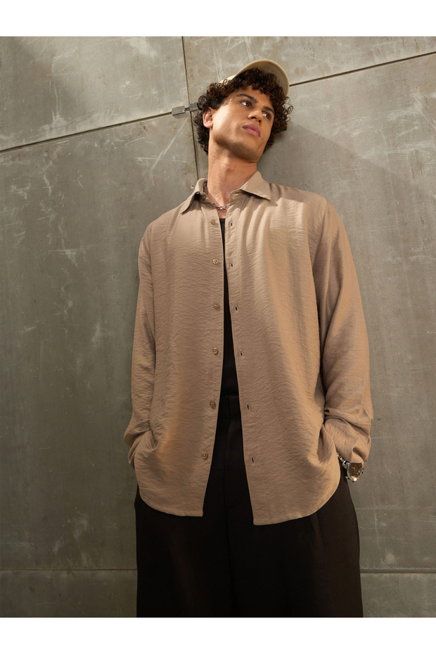 Solid Spread Collar Regular Fit Shirt