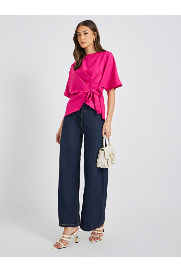 بلوزة ملفوفة سادة ذات حافة غير متماثلة - 2