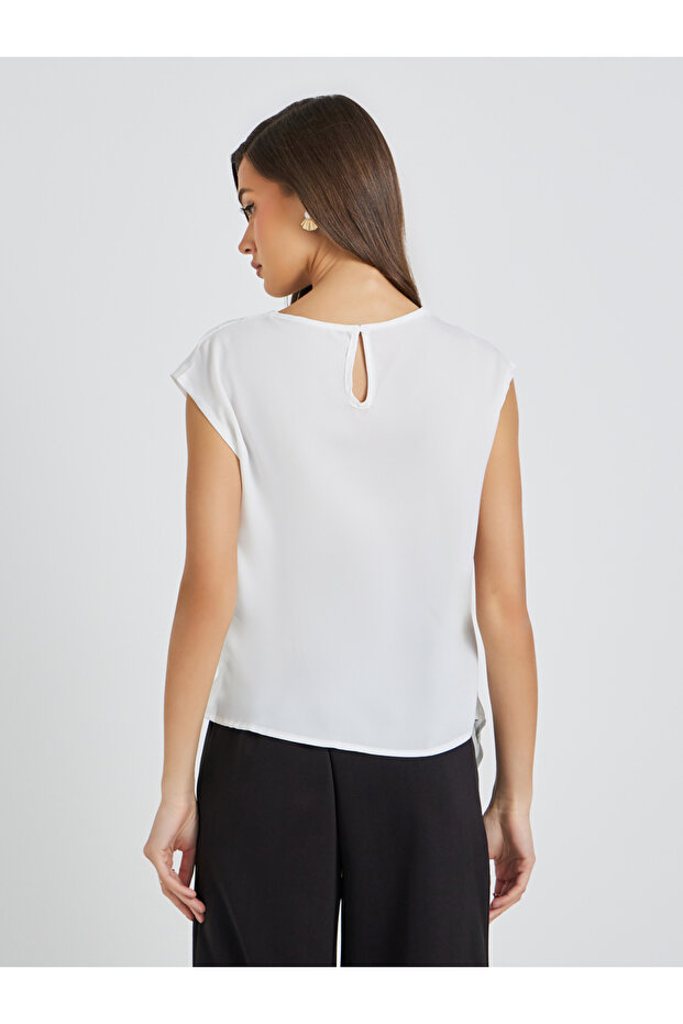 Solid Round Neck Asymmetric Hem Blouse - 4