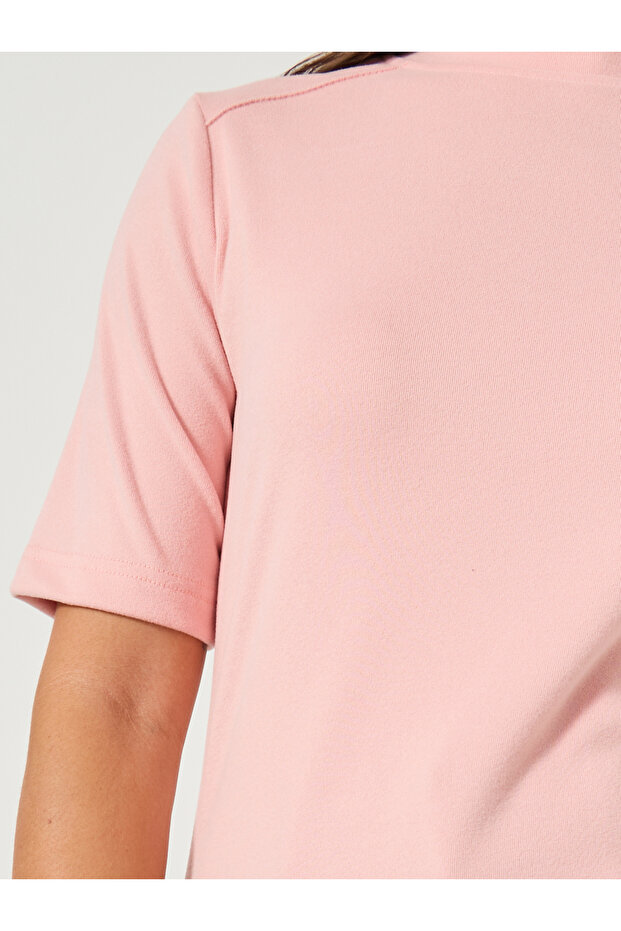 تي شيرت سادة بقصّة عادية ورقبة دائرية - 4