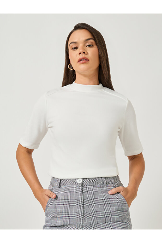 تي شيرت سادة بقصّة عادية ورقبة دائرية - 1