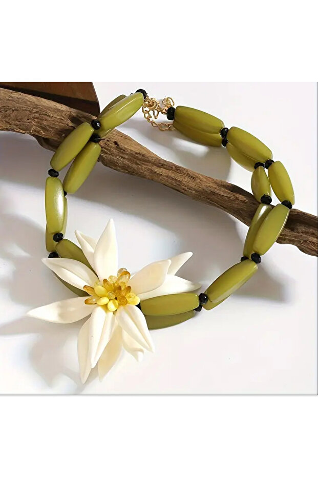 New Season Green Flower Necklace