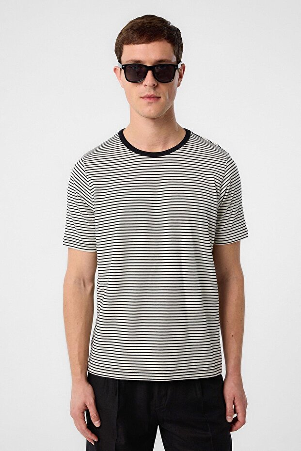 White Regular Fit Striped Men's T-Shirt