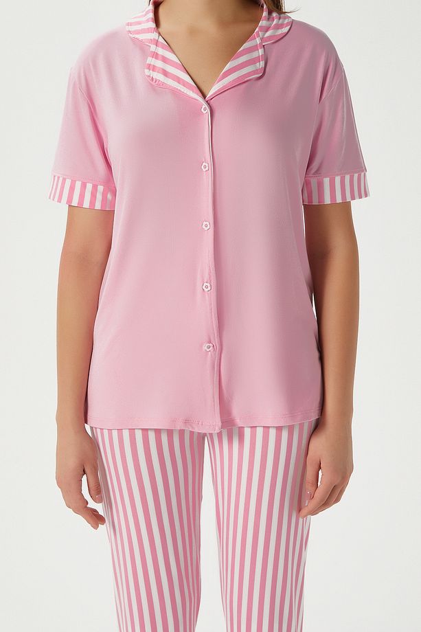 Kadın Elena Yumuşak Doku Pembe Çizgili Ön Düğme Kısa Kollu Pijama Takımı - 5
