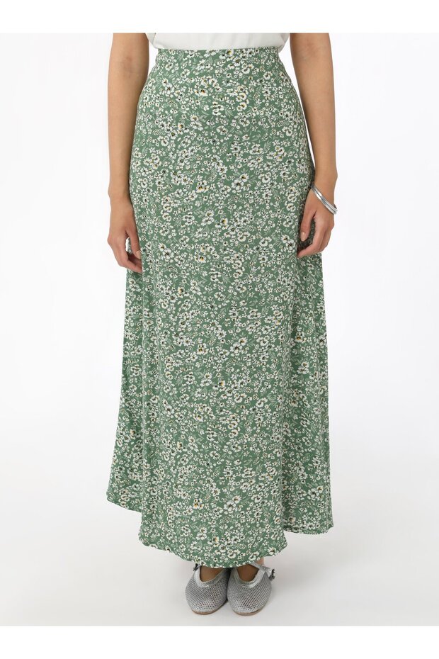 تنورة لزجة منقوشة بالزهور الصغيرة - رفقة - 5