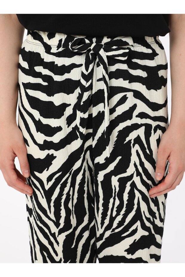 بنطلون مقاس كبير منقوش - أسود - علياء - 6