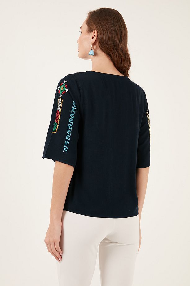 Pamuklu Regular Fit Nakış Işlemeli Bluz Bluz 611bz0247 - 7