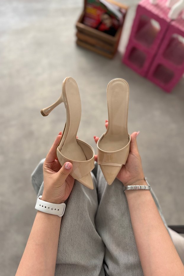 Lies Beige Patent Leather Women's Heeled Shoes