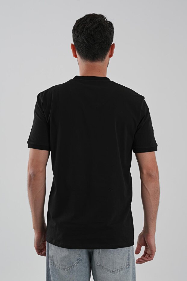 V-Neck Basic T-shirt - 3