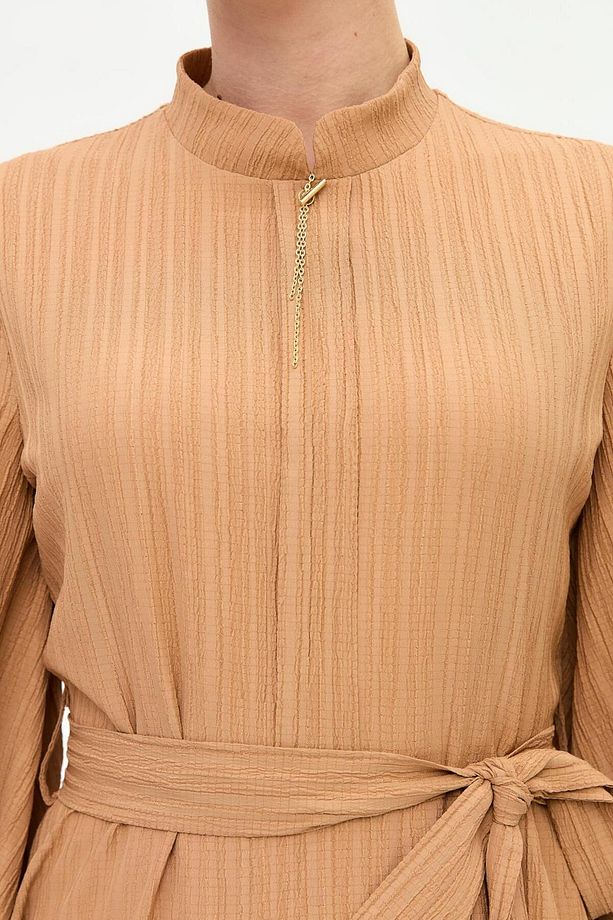 Kolye Detaylı Kloş Elbise Camel - 5