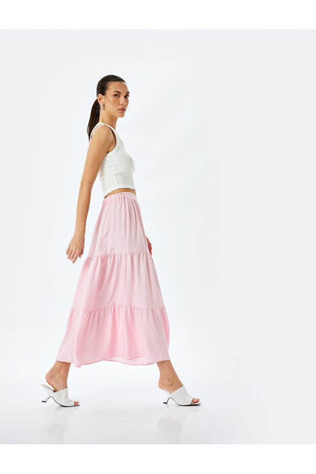 Layered high rise maxi viscose skirt.