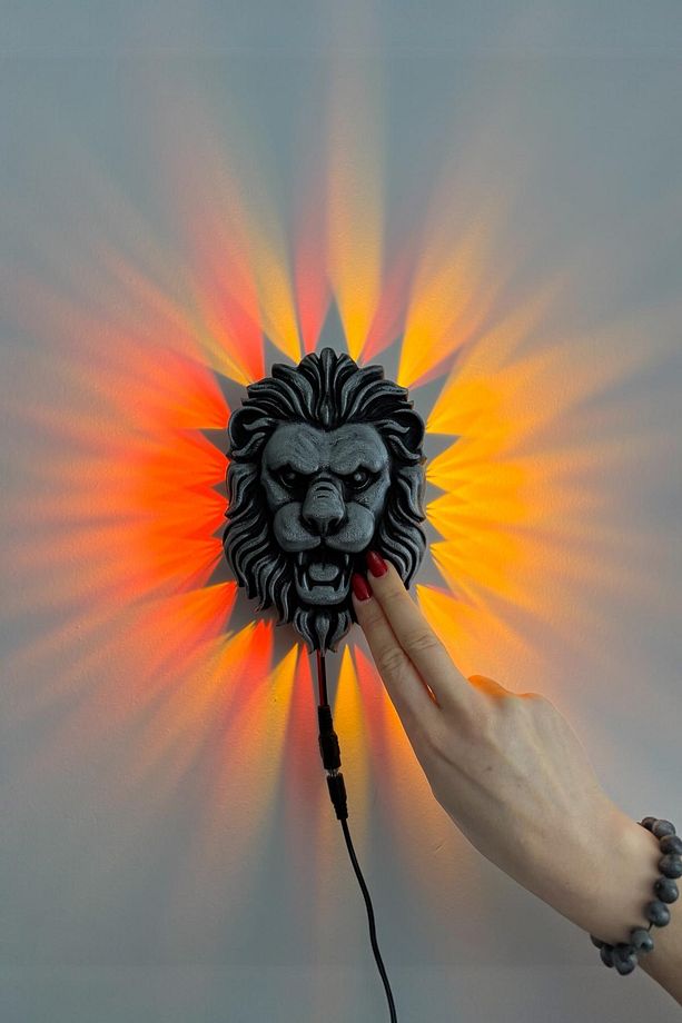 Realistik Aslan Figürlü Duvar Aplik LED Gece Lambası (Adaptörlü, Çift Renk) - 1