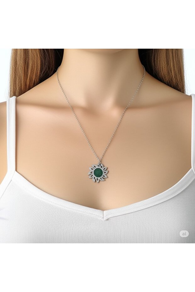 Green Stone Detailed Sun Necklace