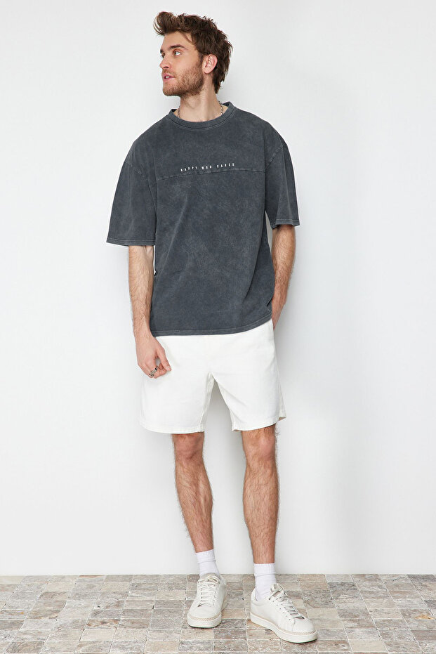 Antrasit Oversize/Geniş Kesim Soluk Efektli Yazı Baskılı %100 Pamuklu T-Shirt TMNSS23TS00174 - 7