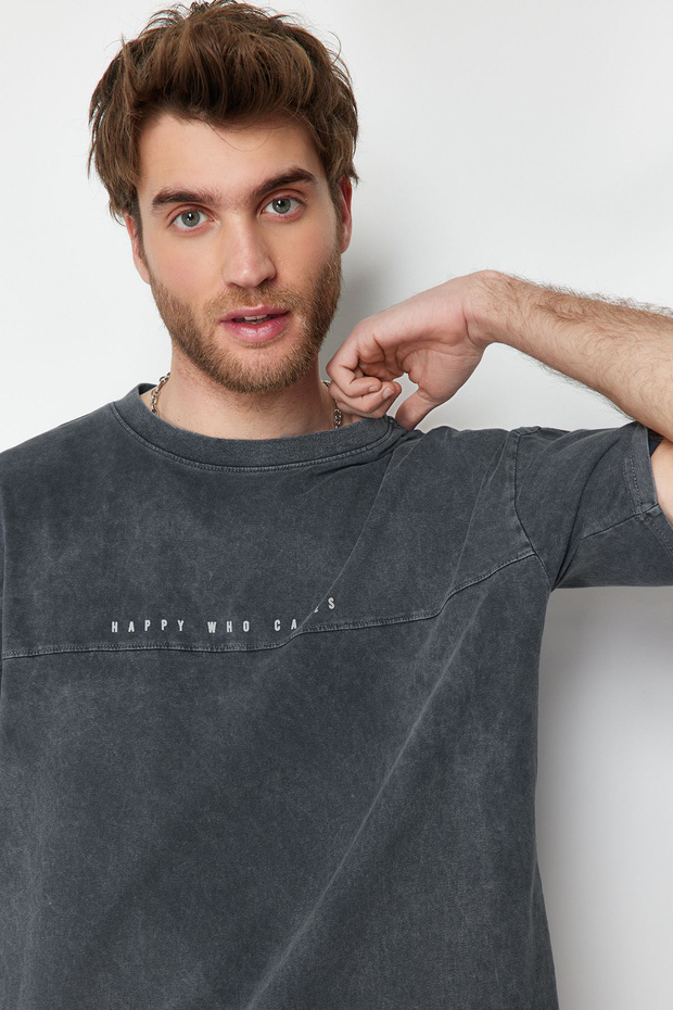 Antrasit Oversize/Geniş Kesim Soluk Efektli Yazı Baskılı %100 Pamuklu T-Shirt TMNSS23TS00174 - 8