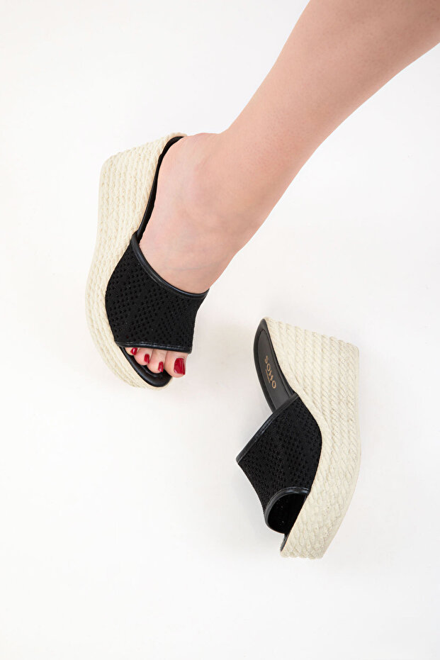 Schwarze Damenschuhe mit Keilabsatz 20658 - 6