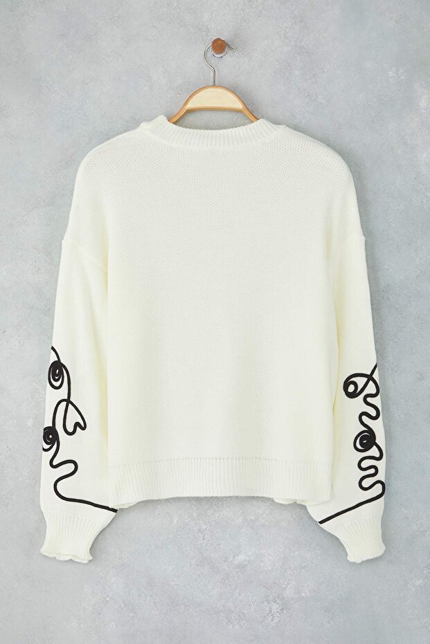 Ekru Oversize/Geniş Kalıp Kol İşlemeli Triko Kazak TWOAW26KZ00037 - 8