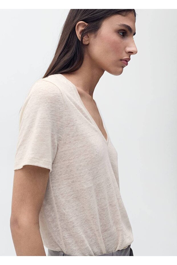 V yakalı keten tişört - 8