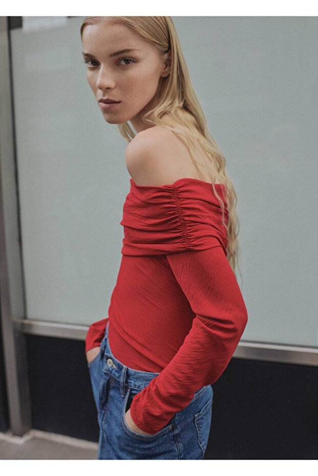 Omuzları açık bluz - 1