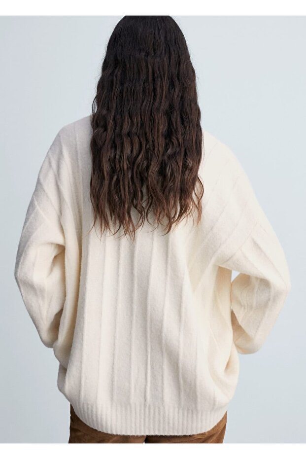 Düğmeli uzun hırka - 4