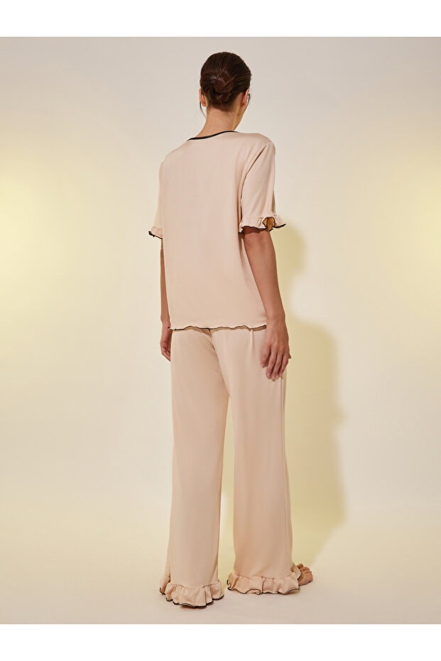 طقم بلوزة سادة مكشكشة بفتحة رقبة على شكل حرف V وبنطال رياضي - 5