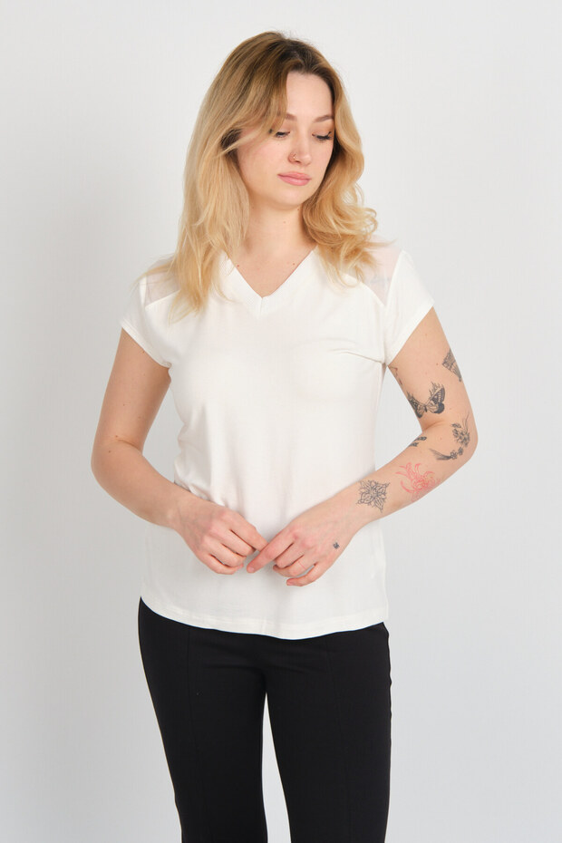 Women's V-Neck Shoulder and Back Tulle Detailed Short Sleeve Blouse 4148 Ecru