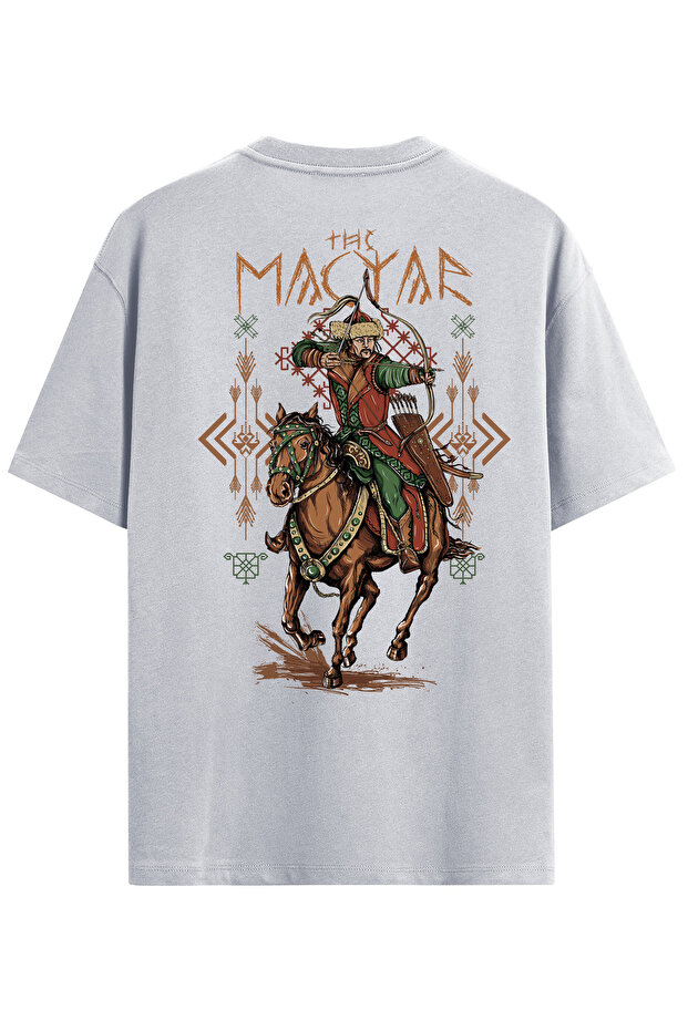 تي شيرت كبير الحجم The Magyar