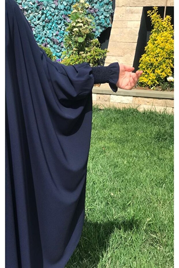 مجموعة باللون الأزرق الداكن - 6