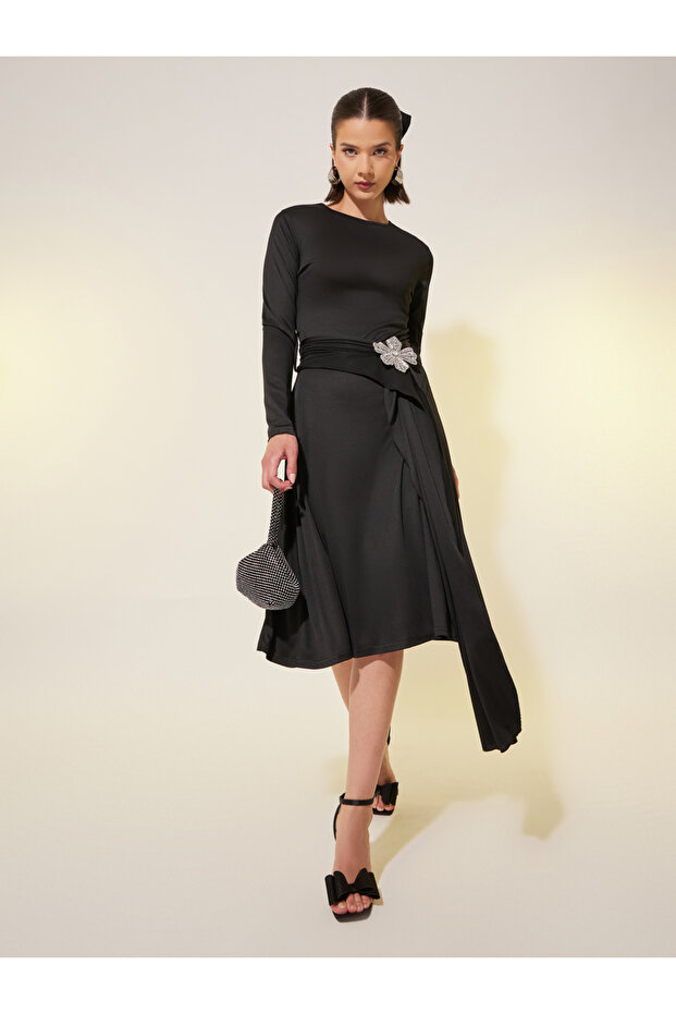 Solid Long Sleeves Embellished Knee-Length Dress
